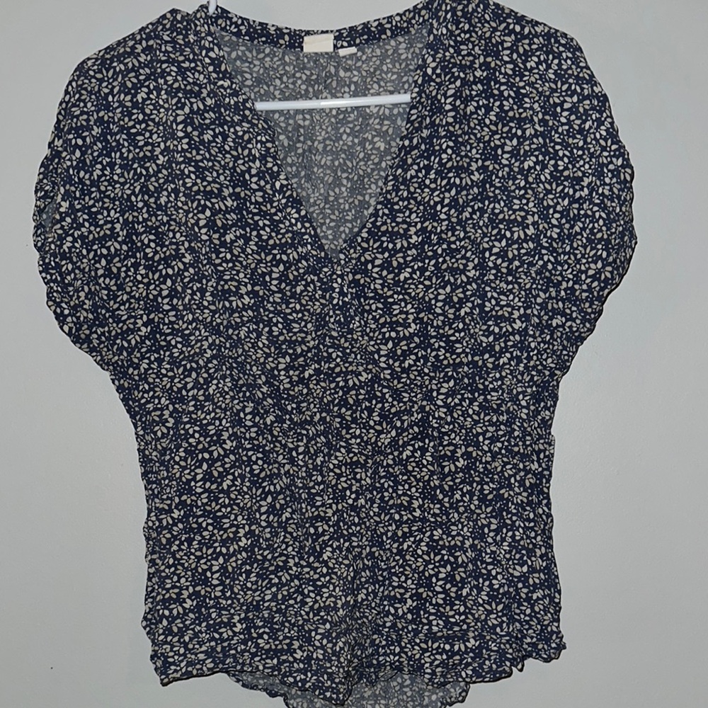 Black and White Puff Sleeve Fitted Blouse